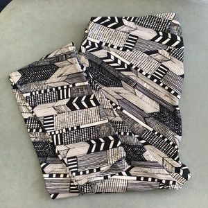 LuLaRoe Tall & Curvy Leggings